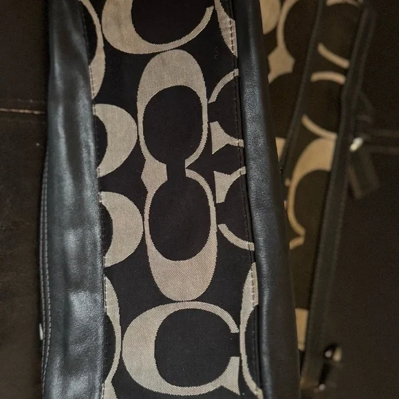 Coach Black and Cream Women's Shoulder Bag - Picture 7 of 16